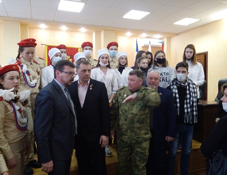 ВСТРЕЧА С ГЕРОЯМИ КРЫМСКОЙ ВЕСНЫ