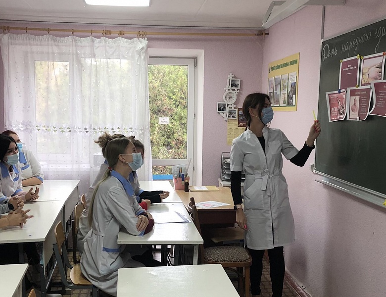 Классный час, посвященный Дню народного единства «Россия в сердце моём»